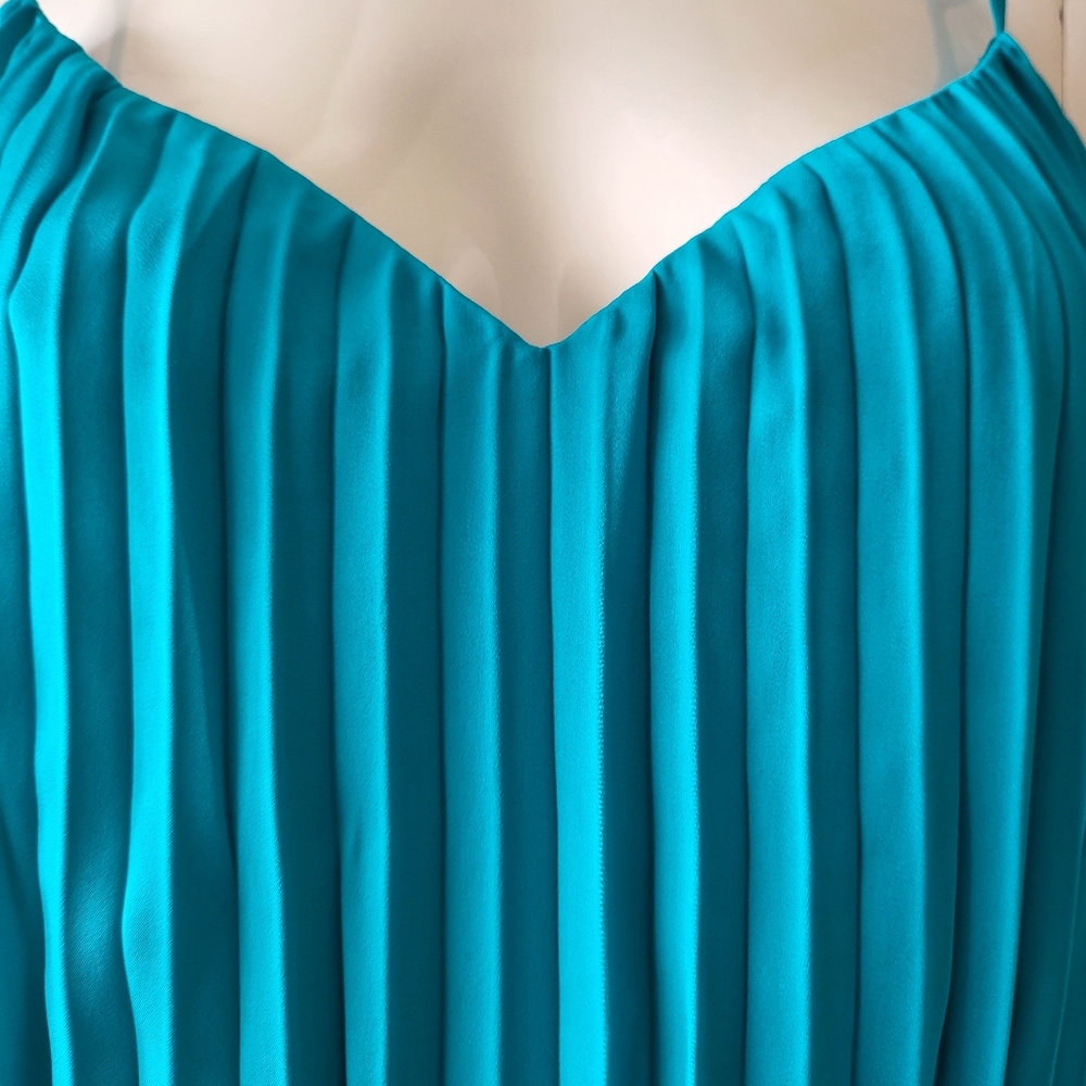 Dress - Picture 4 of 5